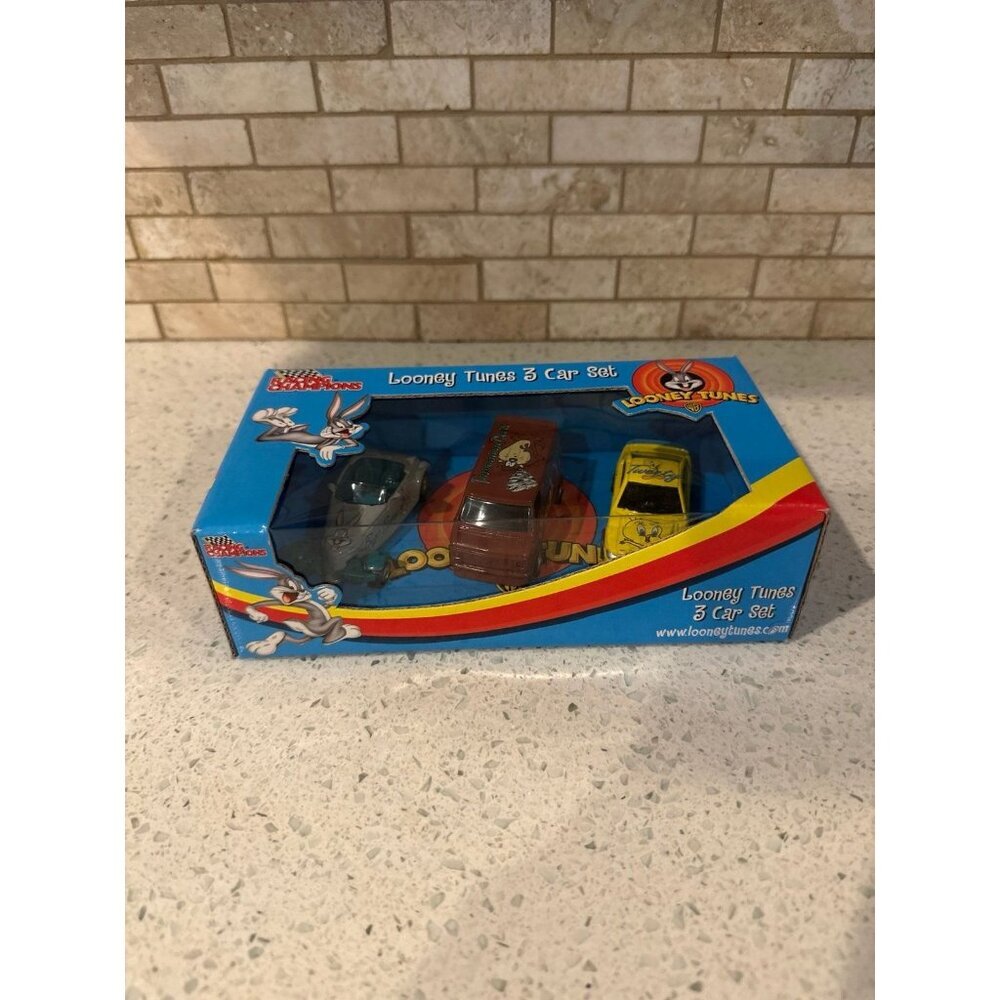 2002 Ertl Warner Bros Looney Tunes Racing Champions 3 Diecast Car 1:64 Set